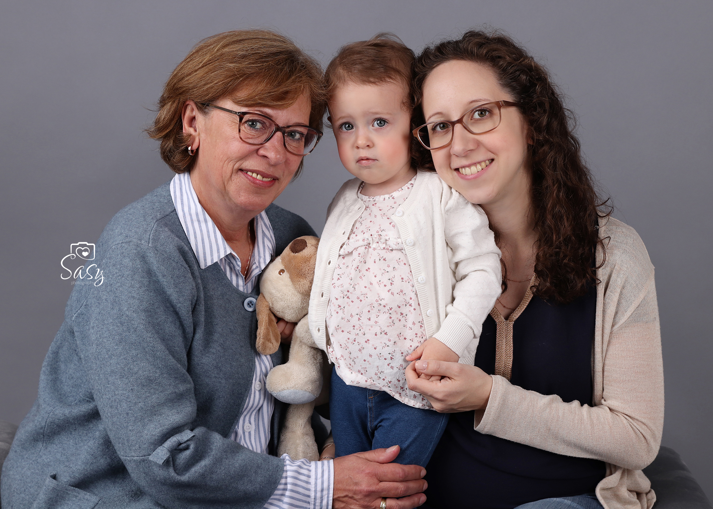 Oma, Mama und Tochter - bei Sasy Photography