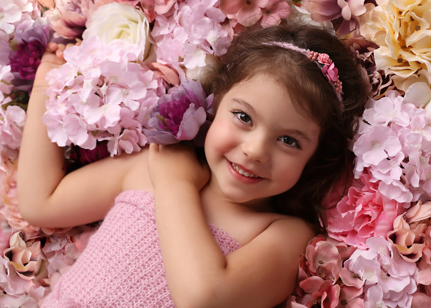Umringt von Blumen, bei Sasy Photography