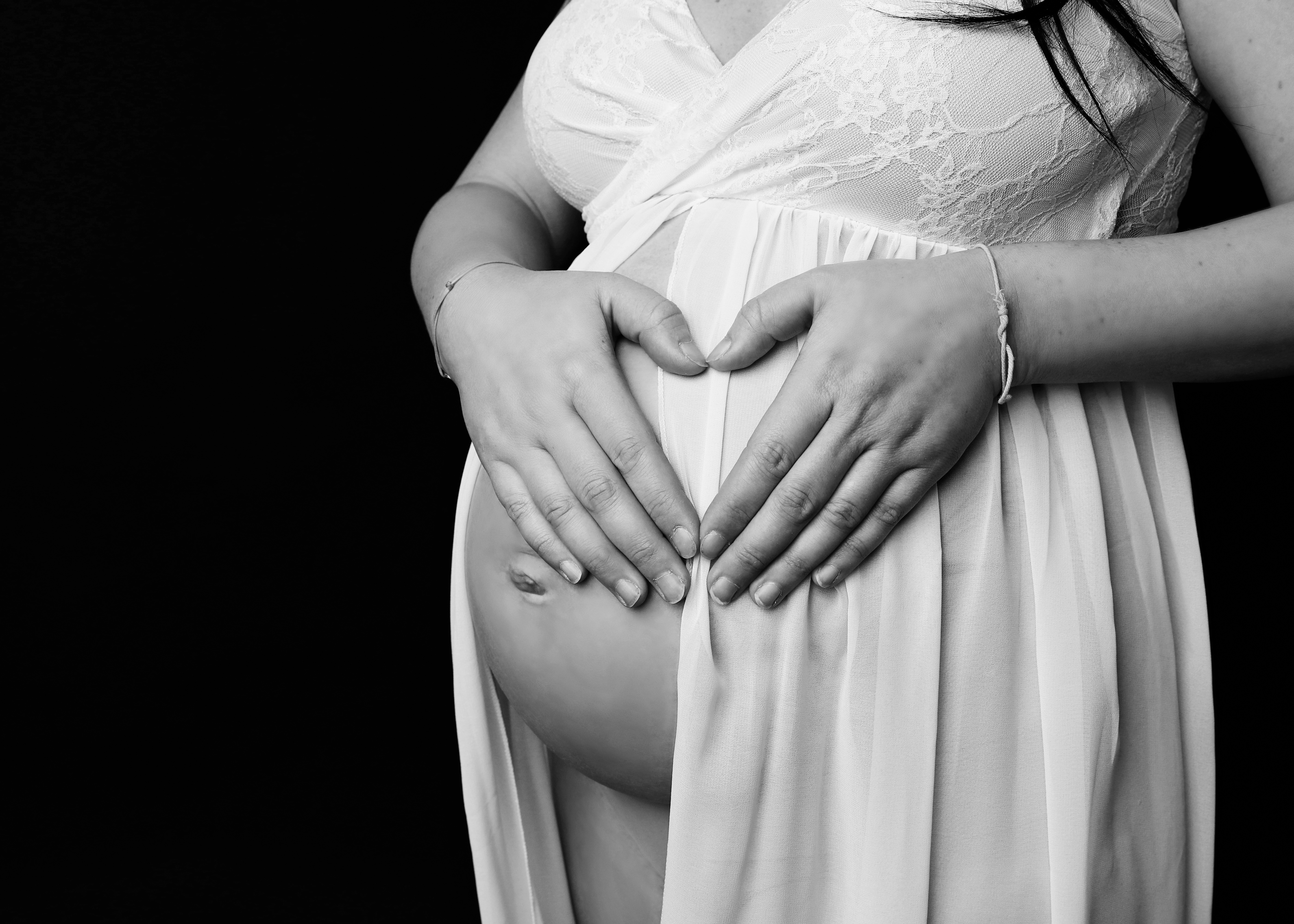 Babybauch_Nahaufnahme_Sasy Photography