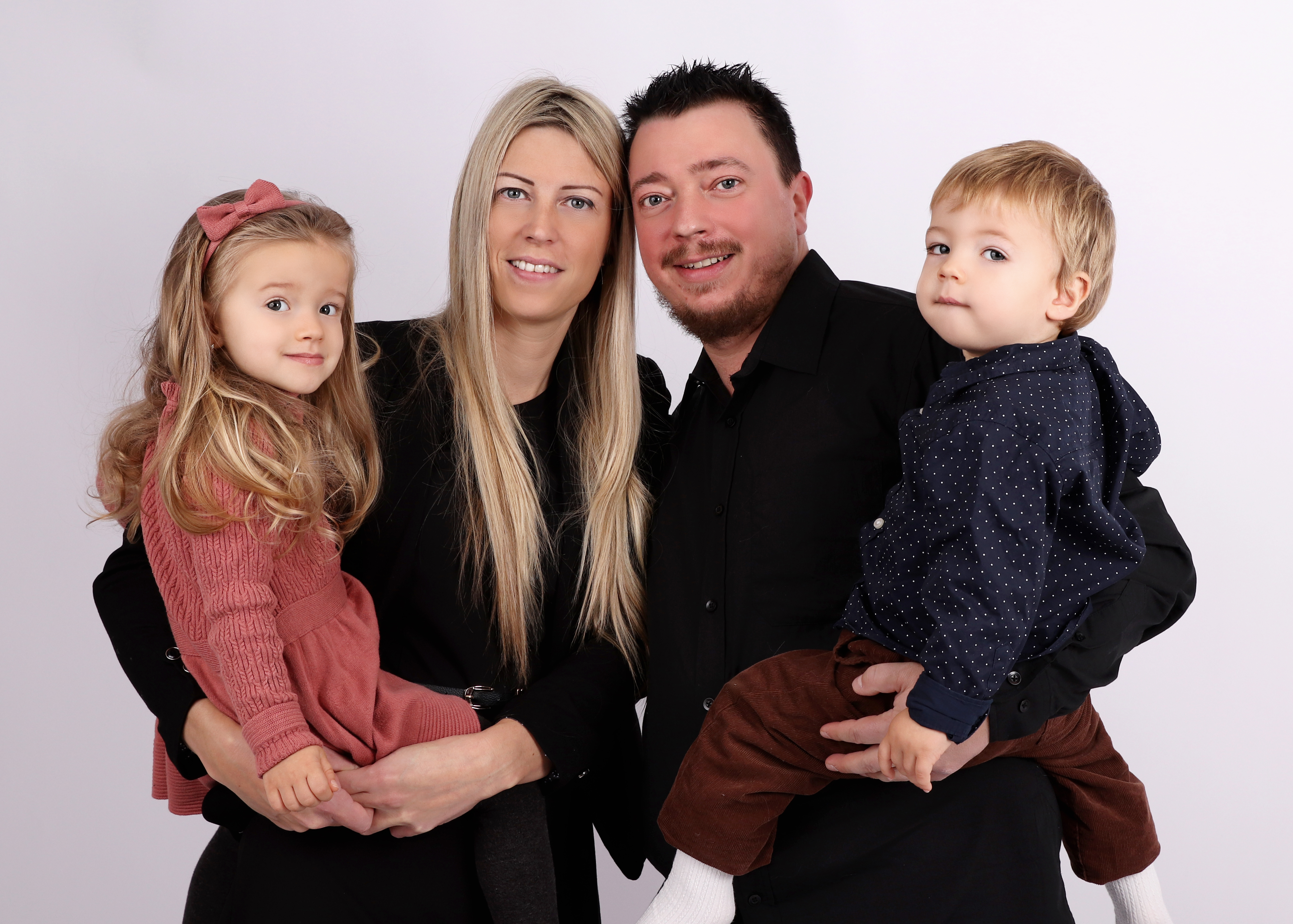 Familie zu Weihnachten bei Sasy Photography