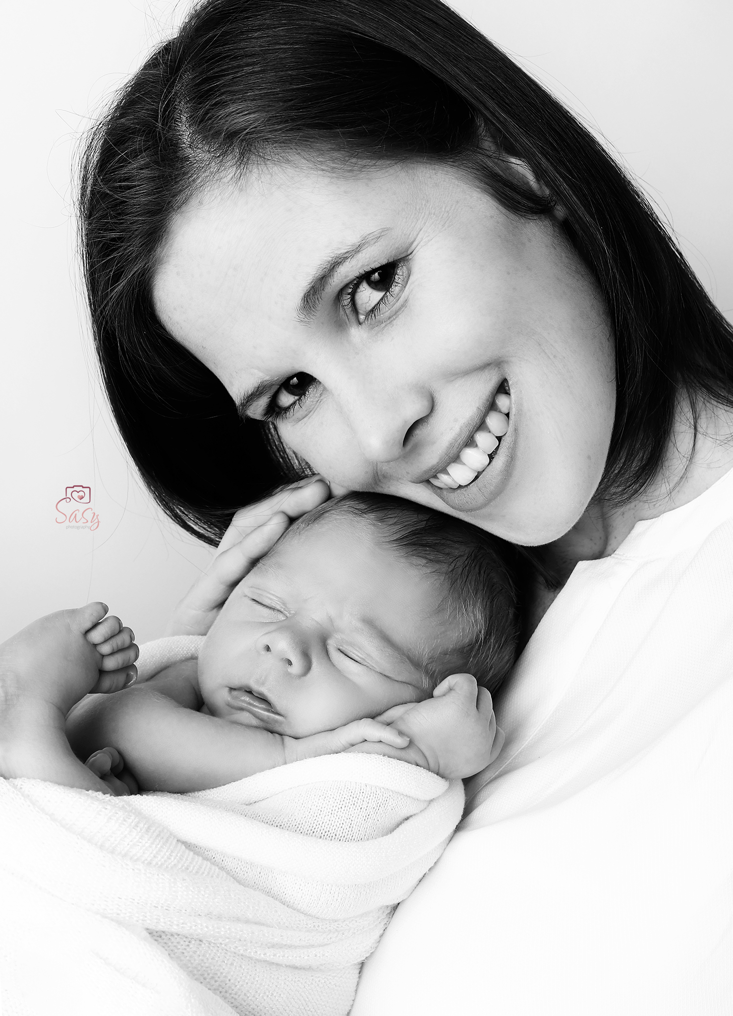 Eine stolze Mutter und Ihr jüngster Schatz, bei Sasy Photography